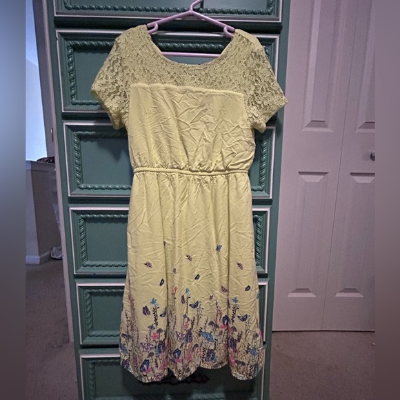 Cute summery dress with lace top detail - Picture 4 of 5